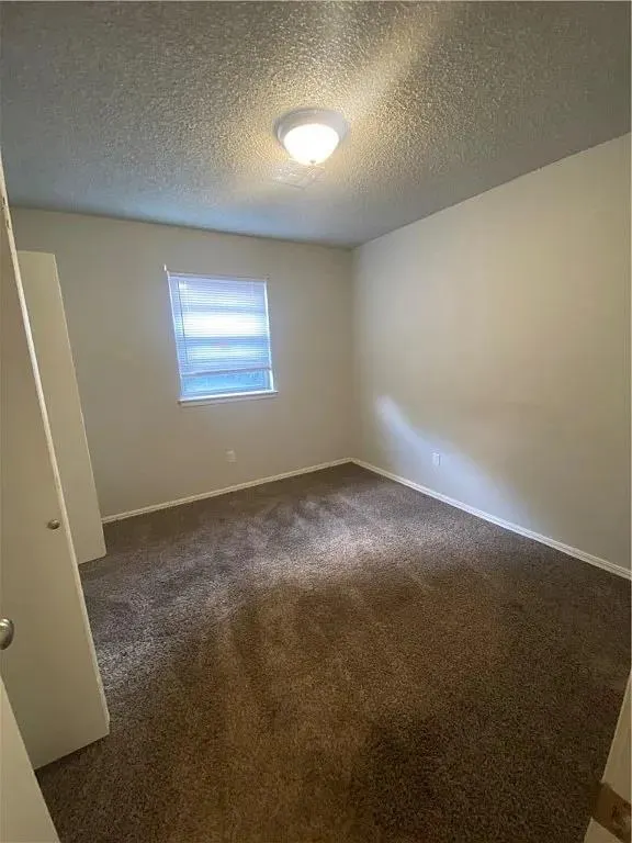 Photo 2 — 1109 Parkview Drive, Oklahoma City, OK 73110