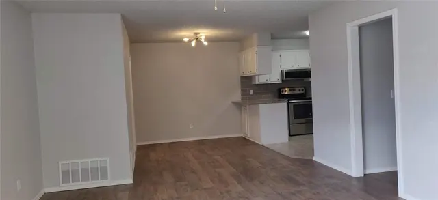 Photo 5 — 1109 Parkview Drive, Oklahoma City, OK 73110