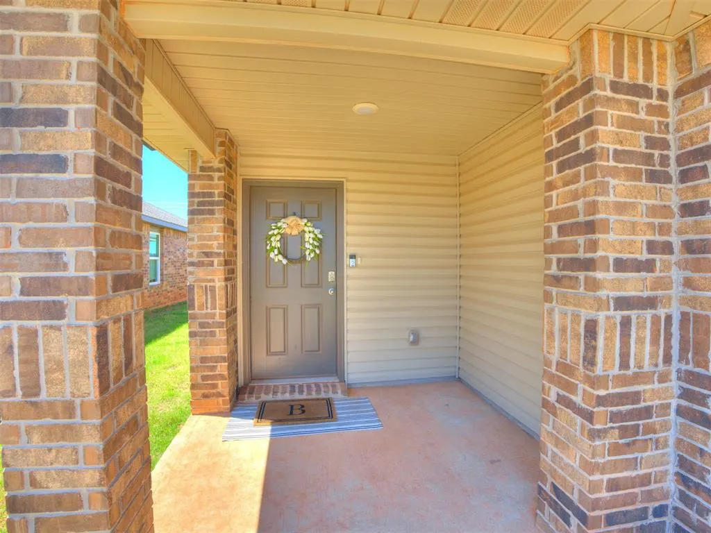 Photo 3 — 4137 Sara Park Drive, Mustang, OK 73064