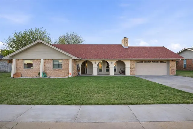 Front exterior — 2206 N Canyon Street, Guymon, OK 73942