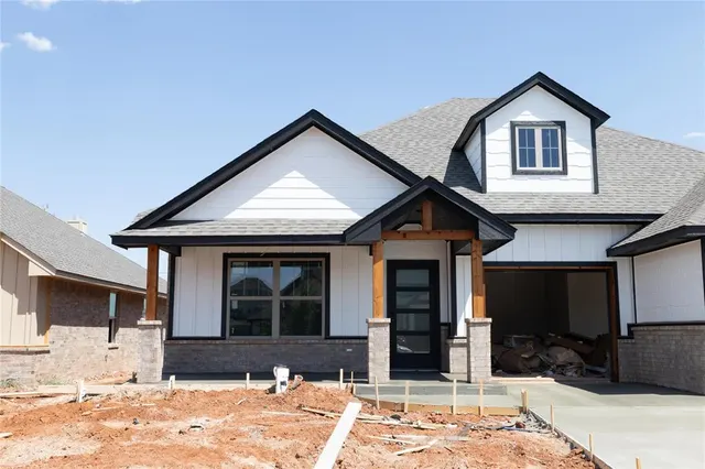 Photo 2 — 15404 Bedford Road, Edmond, OK 73013