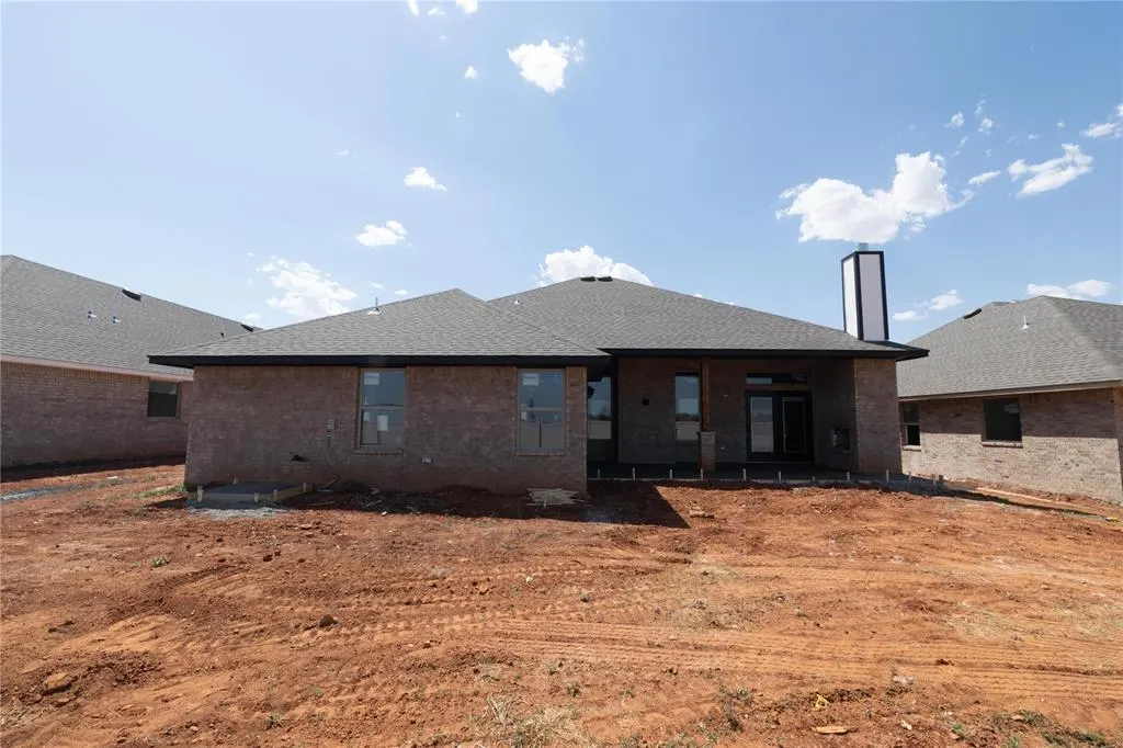 Photo 3 — 15404 Bedford Road, Edmond, OK 73013