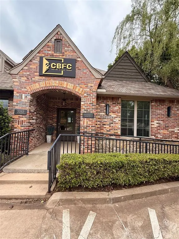 Photo 2 — 2232 Bridgeview Boulevard, Edmond, OK 73003