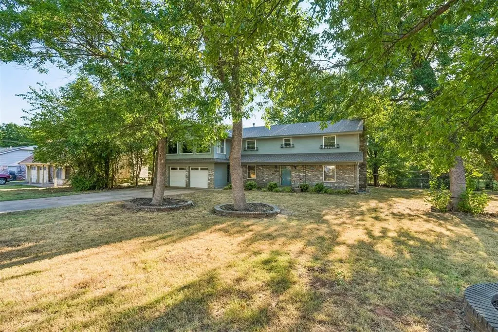 Front exterior — 2415 Weatherford Drive, Norman, OK 73071