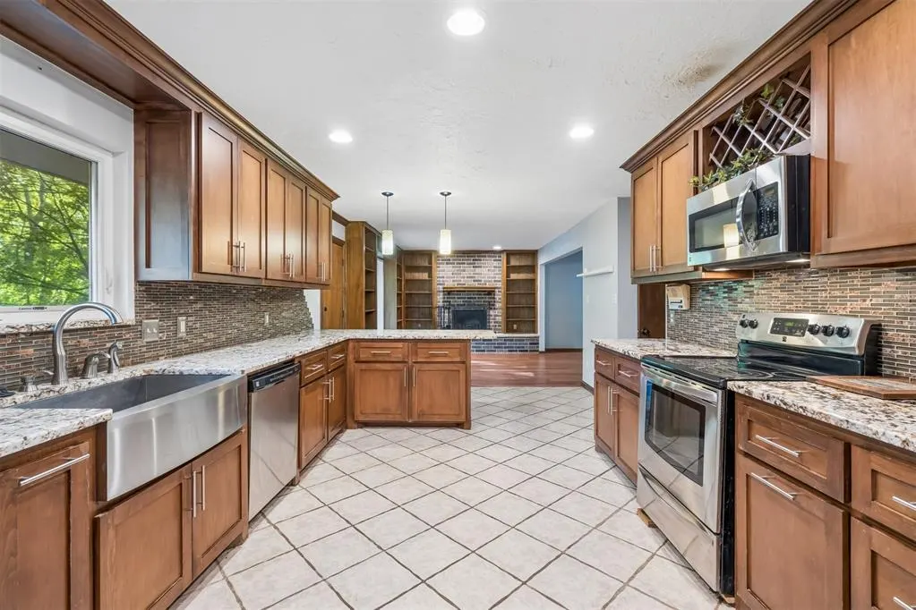 Photo 10 — 2415 Weatherford Drive, Norman, OK 73071