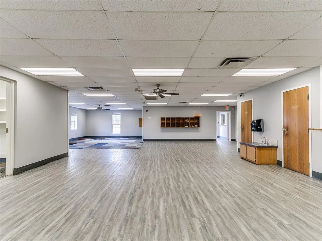 Photo 15 — 316 NE 27th Street, Moore, OK 73160