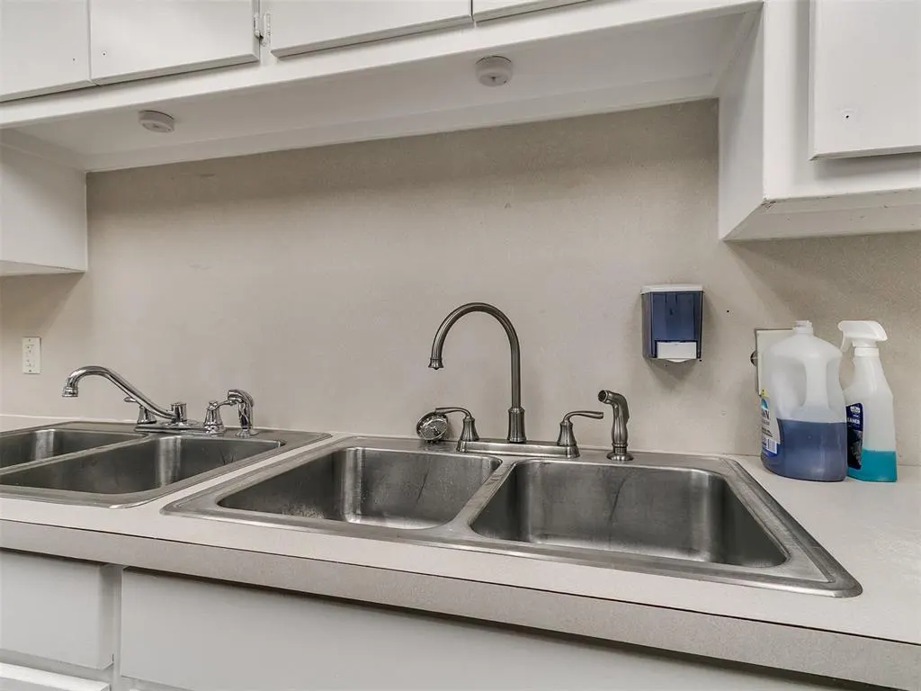 Photo 31 — 316 NE 27th Street, Moore, OK 73160