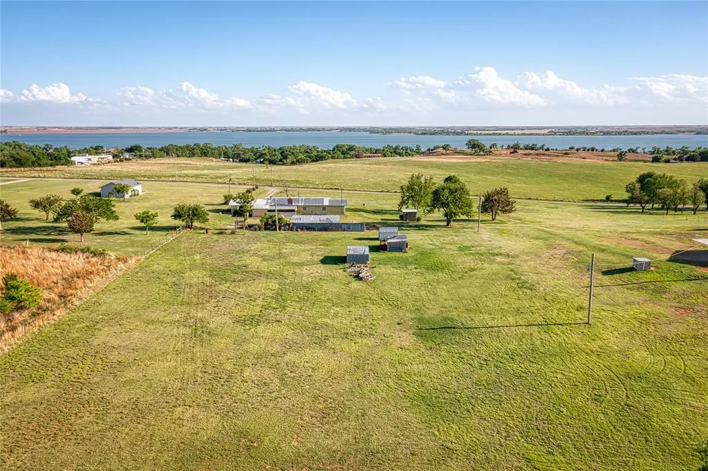 Photo 7 — 21281 E 987 Road, Foss, OK 73647