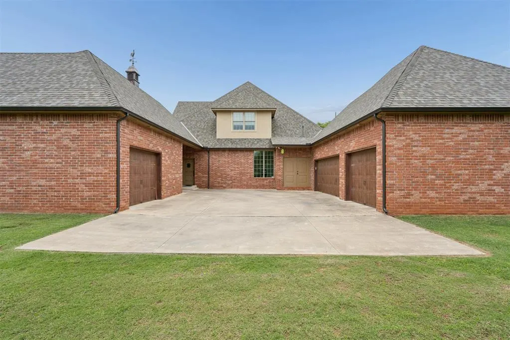 Photo 4 — 10221 S Triple X Road, Choctaw, OK 73020