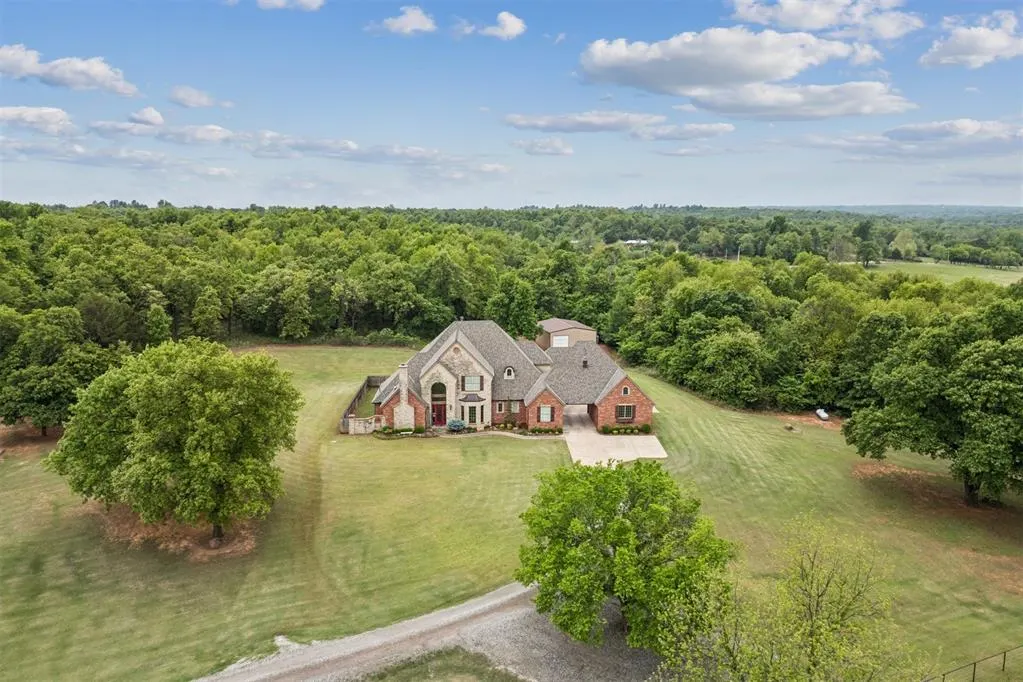 Photo 48 — 10221 S Triple X Road, Choctaw, OK 73020