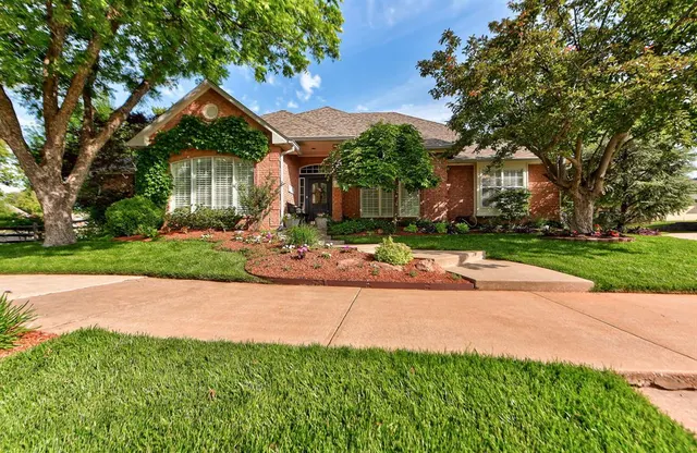 Photo 2 — 331 Shortgrass Road, Edmond, OK 73003