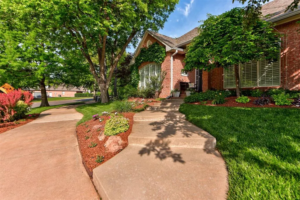 Photo 4 — 331 Shortgrass Road, Edmond, OK 73003