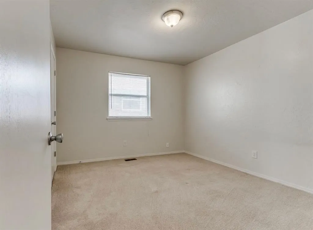 Photo 23 — 11633 SW 3rd Street, Yukon, OK 73099