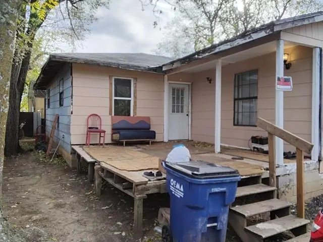 Photo 2 — 607 W Cheyenne Street, El Reno, OK 73036