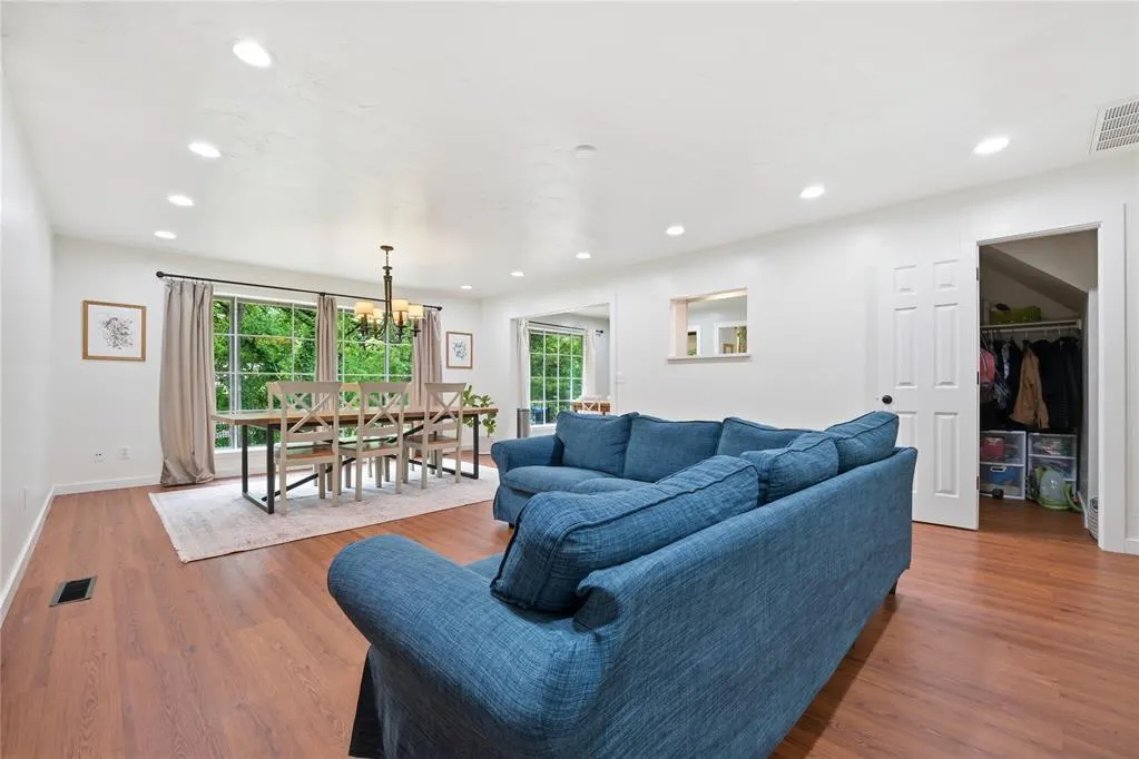 Photo 10 — 2021 Cedar Ridge Road, Edmond, OK 73013
