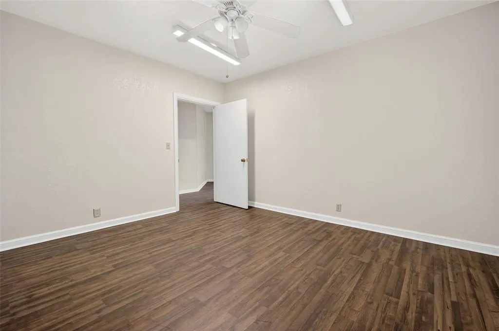 Photo 7 — 1225 Sovereign Row 101, Oklahoma City, OK 73108