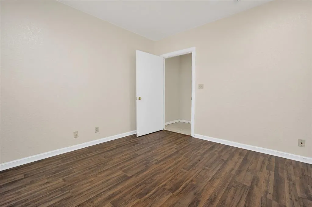 Photo 11 — 1225 Sovereign Row 101, Oklahoma City, OK 73108