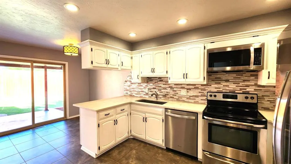 Photo 10 — 13200 Green Valley Drive, Oklahoma City, OK 73120