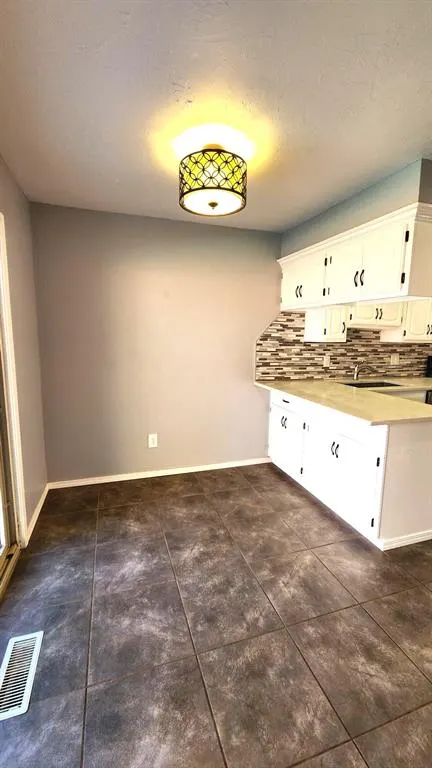 Photo 14 — 13200 Green Valley Drive, Oklahoma City, OK 73120
