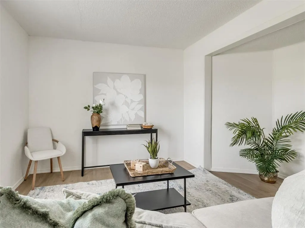 Photo 6 — 2924 SW 51st Street, Oklahoma City, OK 73119