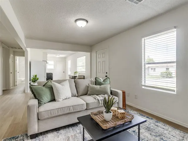 Photo 7 — 2924 SW 51st Street, Oklahoma City, OK 73119
