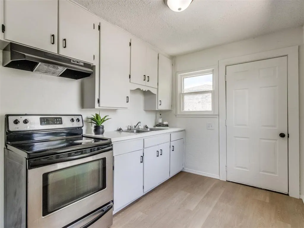 Photo 15 — 2924 SW 51st Street, Oklahoma City, OK 73119