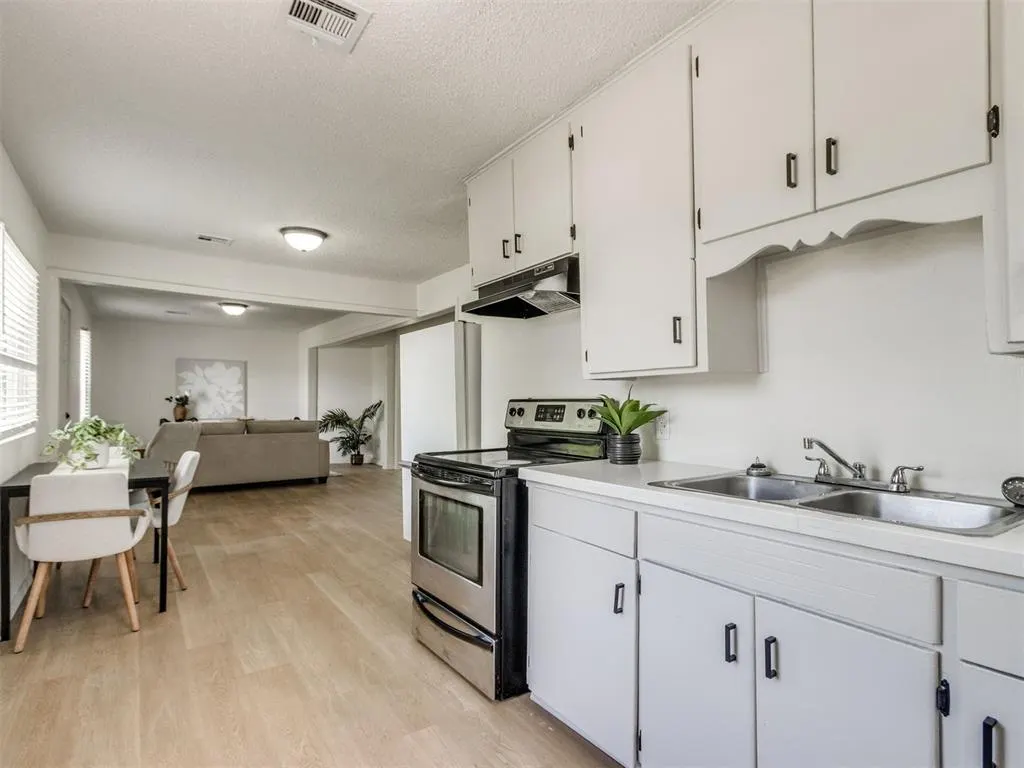 Photo 17 — 2924 SW 51st Street, Oklahoma City, OK 73119