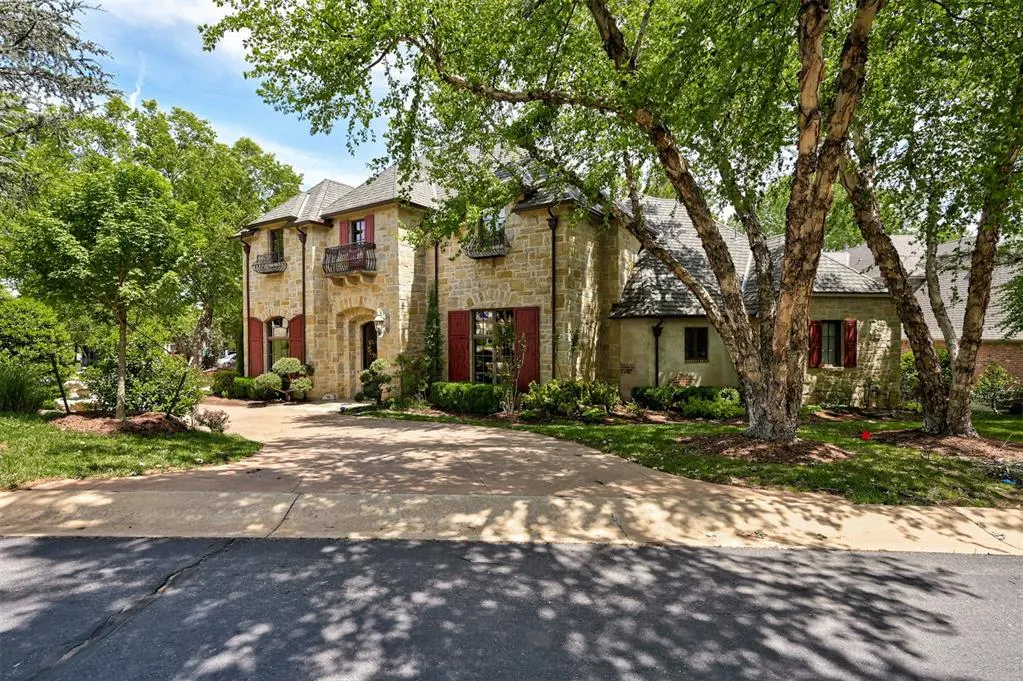 Photo 2 — 816 Crystal Creek Place, Edmond, OK 73034
