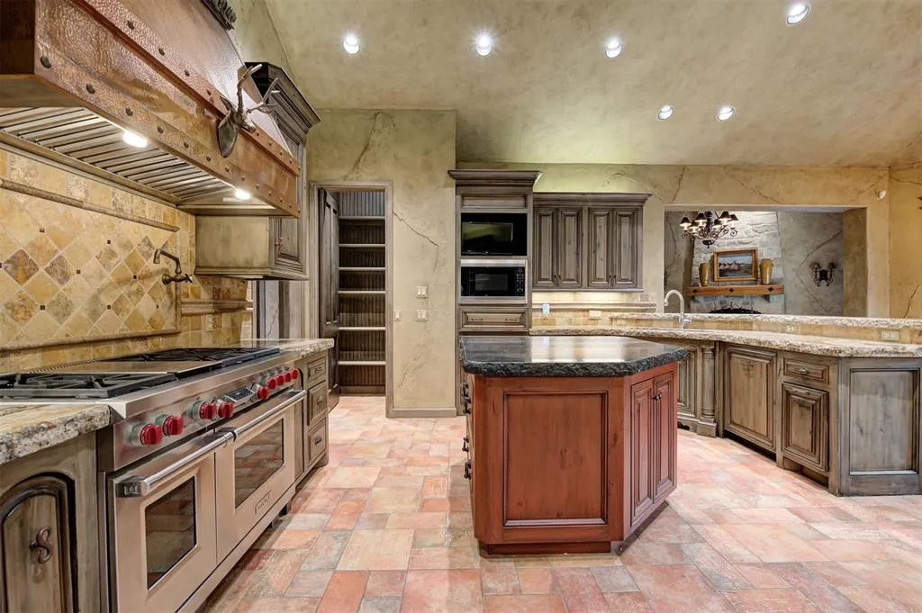 Photo 9 — 816 Crystal Creek Place, Edmond, OK 73034
