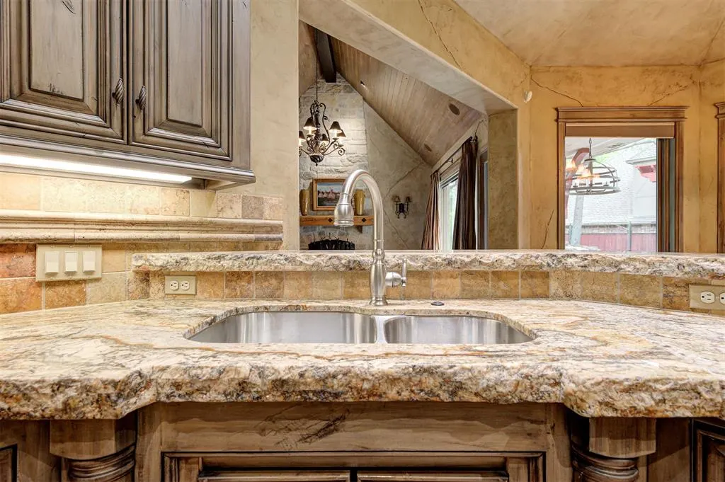 Photo 11 — 816 Crystal Creek Place, Edmond, OK 73034