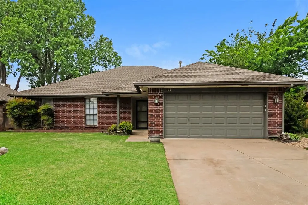 Front exterior — 305 N Grand Fork Road, Edmond, OK 73003