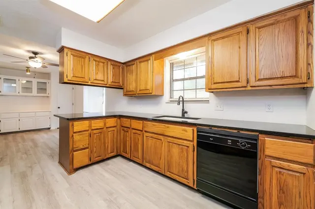 Photo 4 — 305 N Grand Fork Road, Edmond, OK 73003