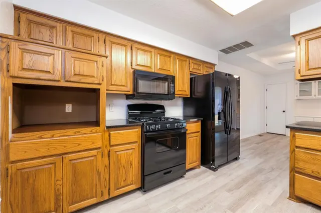 Photo 5 — 305 N Grand Fork Road, Edmond, OK 73003