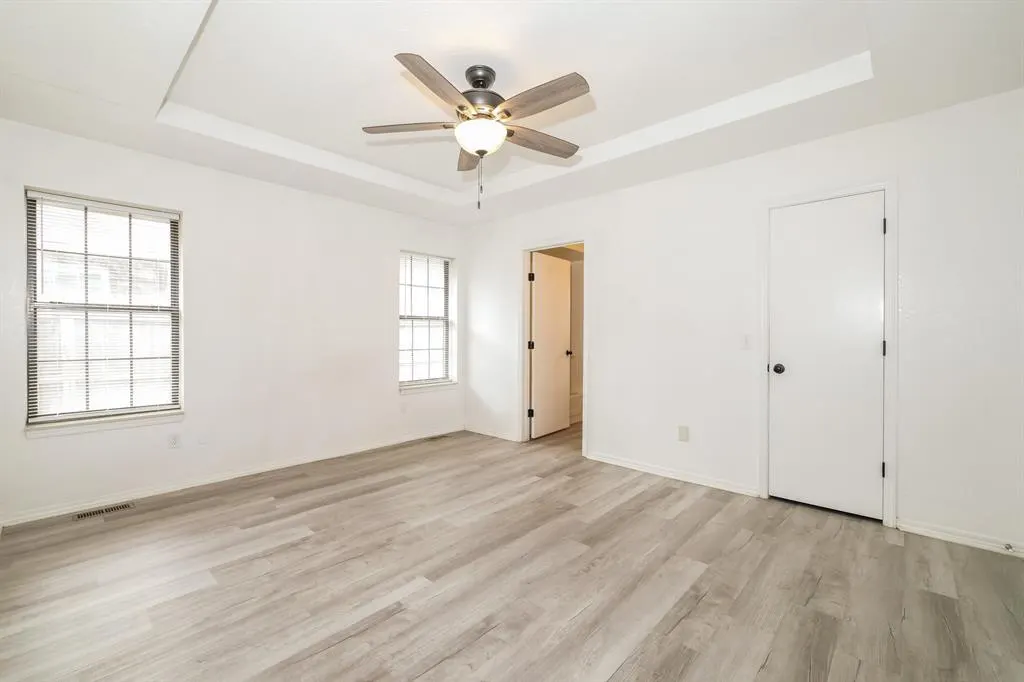 Photo 7 — 305 N Grand Fork Road, Edmond, OK 73003