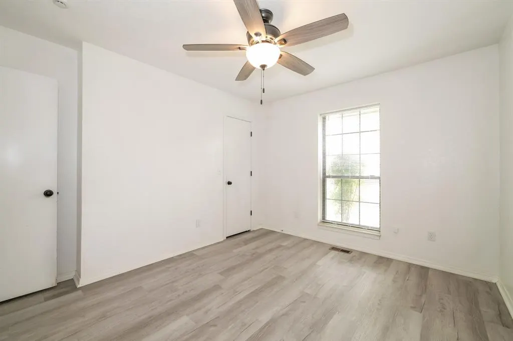 Photo 12 — 305 N Grand Fork Road, Edmond, OK 73003