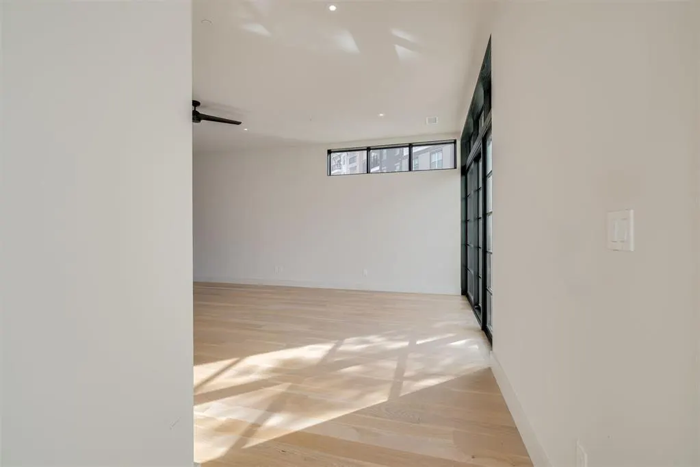 Photo 7 — 1303 N Dewey Avenue, Oklahoma City, OK 73103