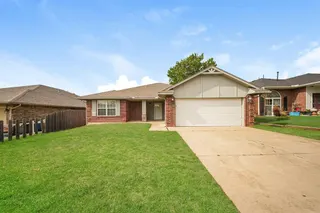 Sold home at 9423 Peachtree Lane