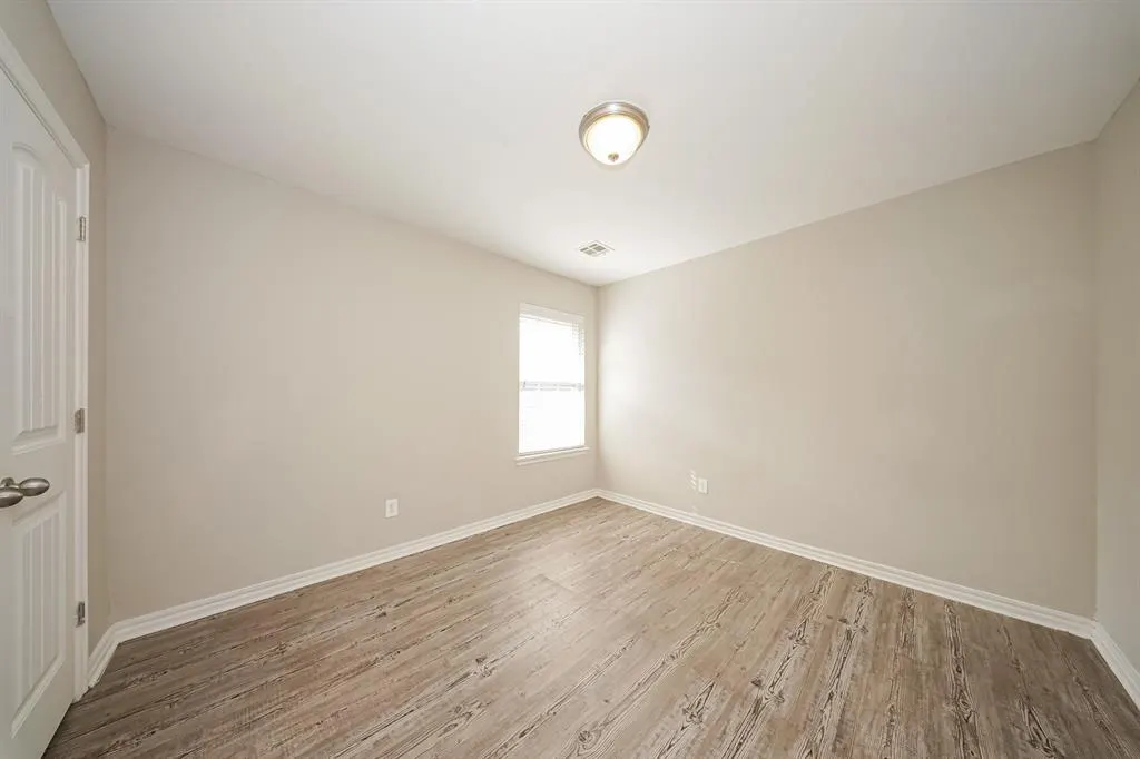 Photo 11 — 9423 Peachtree Lane, Midwest City, OK 73130