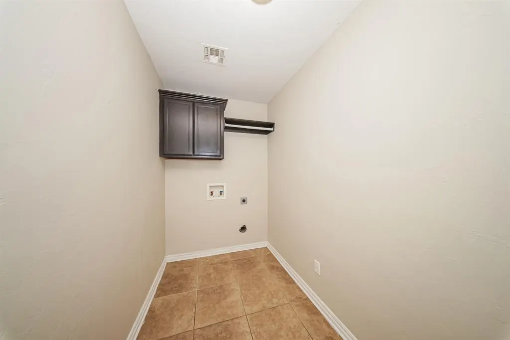 Photo 13 — 9423 Peachtree Lane, Midwest City, OK 73130