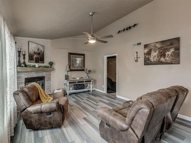 Photo 7 — 1000 SW 101st Street, Oklahoma City, OK 73139