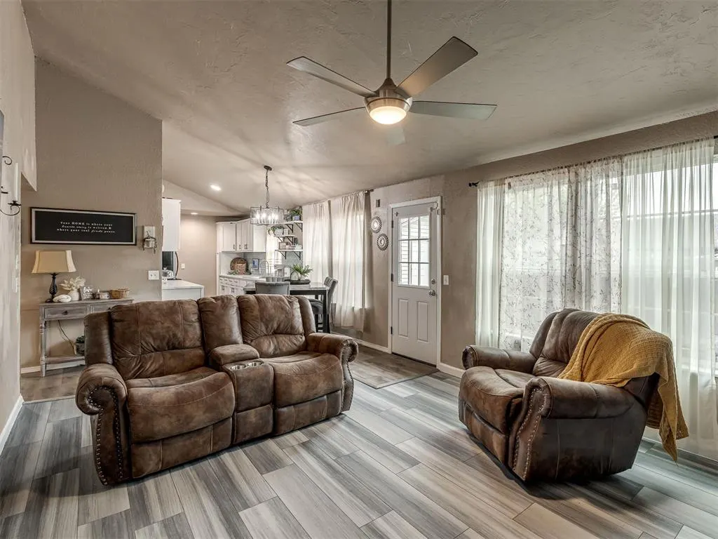 Photo 9 — 1000 SW 101st Street, Oklahoma City, OK 73139