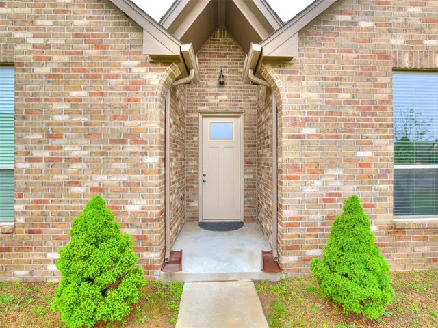Photo 2 — 224 SW 168th Terrace, Oklahoma City, OK 73170