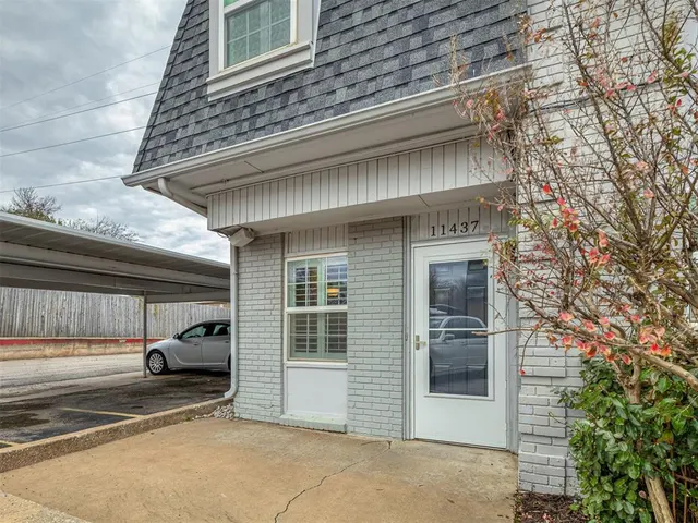 Photo 2 — 11437 N May Avenue, Oklahoma City, OK 73120