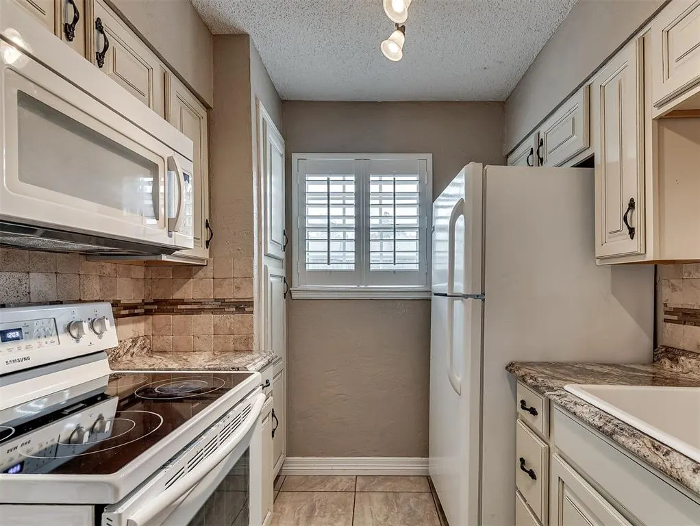 Photo 12 — 11437 N May Avenue, Oklahoma City, OK 73120