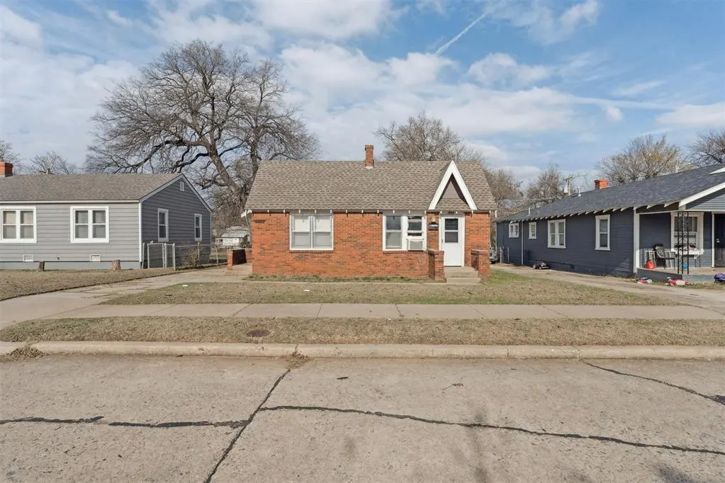 Front exterior — 1617 NE 15th Street, Oklahoma City, OK 73117