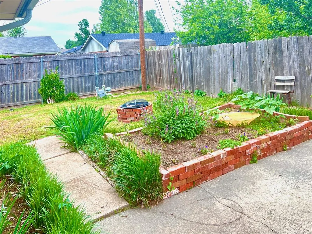 Photo 14 — 7625 NW 28th Street, Bethany, OK 73008
