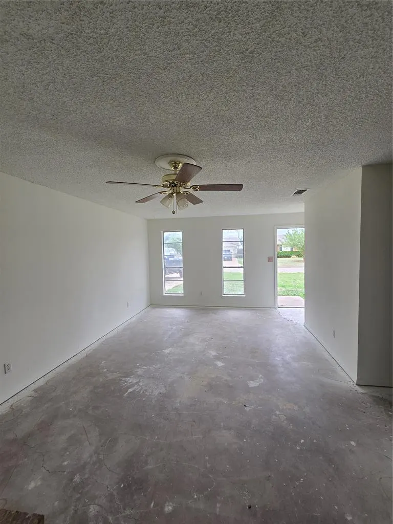 Photo 3 — 521 Libra Street, Altus, OK 73521