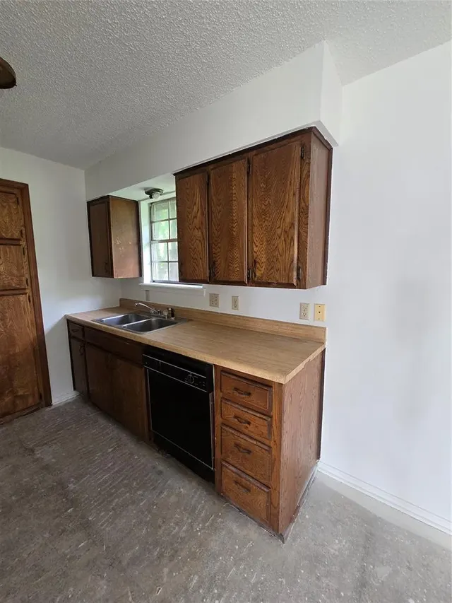 Photo 4 — 521 Libra Street, Altus, OK 73521