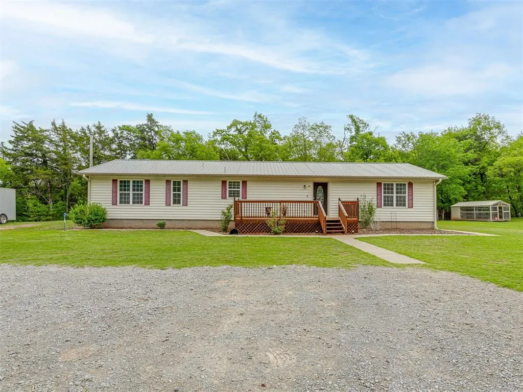 Photo 2 — 2483 Cherokee Drive, Calumet, OK 73014