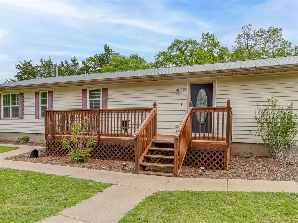 Photo 4 — 2483 Cherokee Drive, Calumet, OK 73014